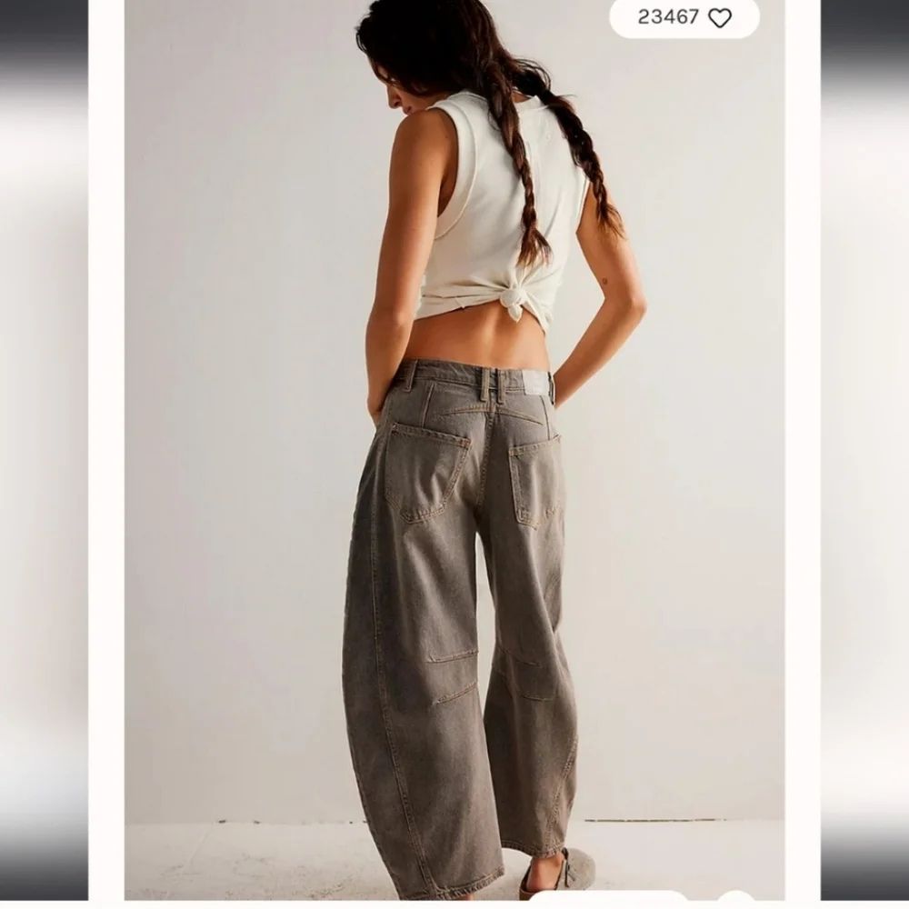 We the Free Good Luck Mid-Rise Barrel Jeans 👖- sz 28 Short grey - Picture 2 of 5